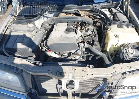 1997 Mercedes-Benz C 230 z USA, uszkodzony, nr VIN WDBHA23E2VF539578